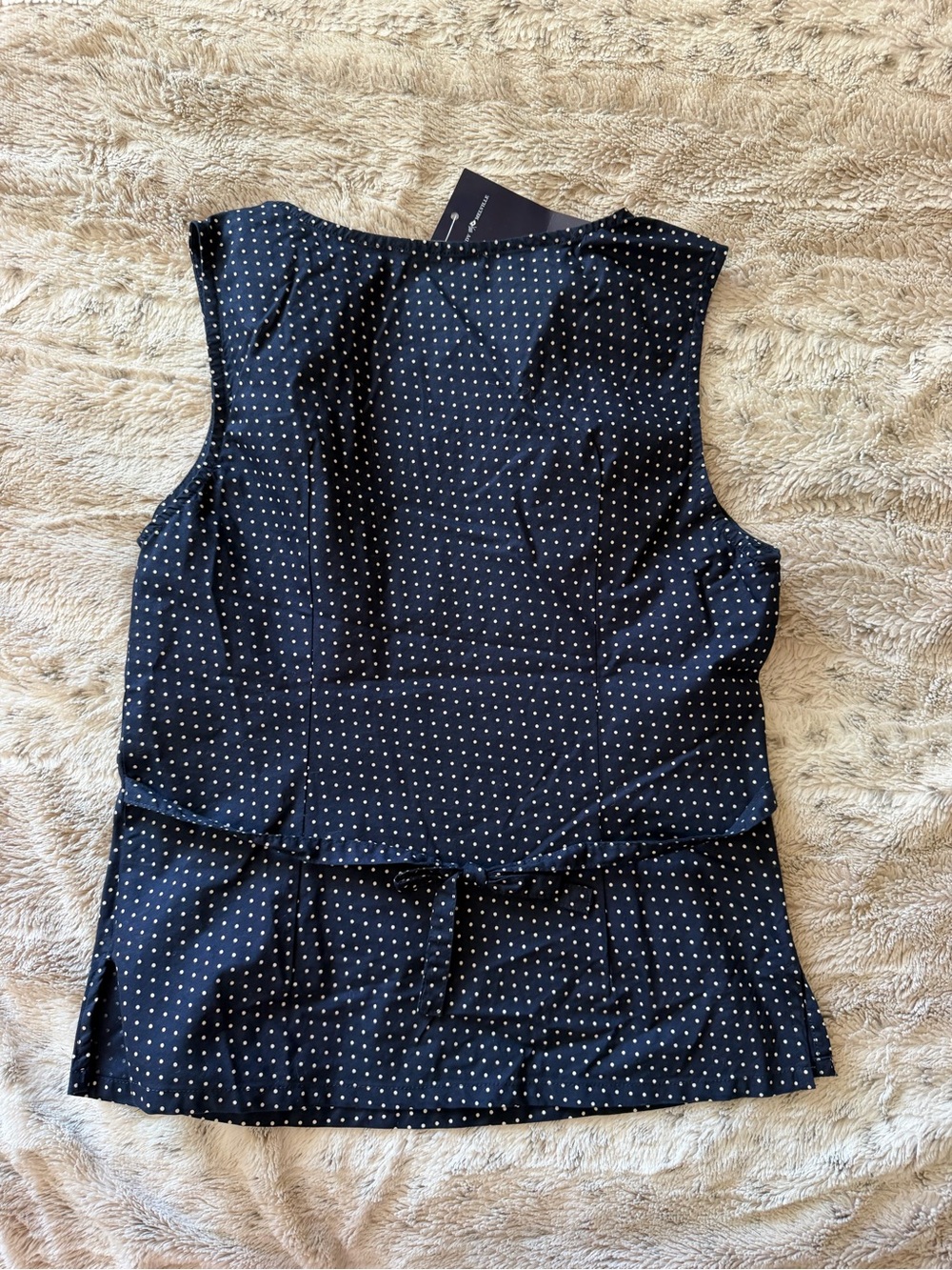 Brandy Melville Women’s Navy Polka Dot V-Neck Tank Top - Picture 3 of 3